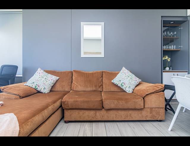 2 BEDROOM APARTMENT FOR SALE IN UMHLANGA RIDGE